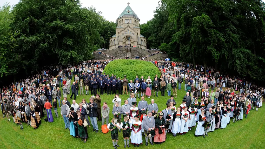 Zum traditionellen Gedenken an der Votivkapelle wurden auch Vertreter der Wittelsbacher erwartet. (Archivbild)  - Bild: picture alliance / dpa