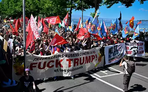 In Frankreich dürfen die G7-Gegner nicht protestieren, so weichen sie auf die Schweizer Seite des Genfersees aus.  - Foto: Martial Trezzini/KEYSTONE/dpa
