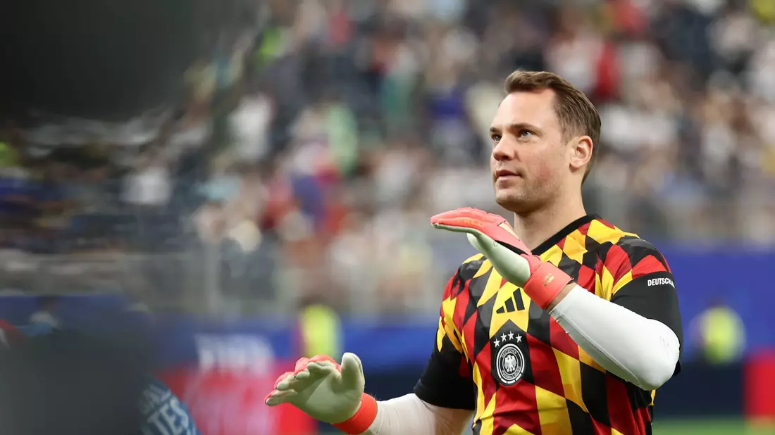 Manuel Neuer schreibt mit seinem Comeback Fußball-Geschichte.  - Bild: Christian Charisius/dpa