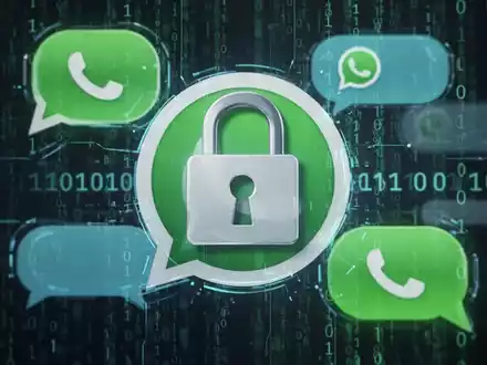 A digital padlock icon over WhatsApp chat bubbles and binary code, symbolizing privacy and debunking AI monitoring claims. - Foto: über boerse-global.de