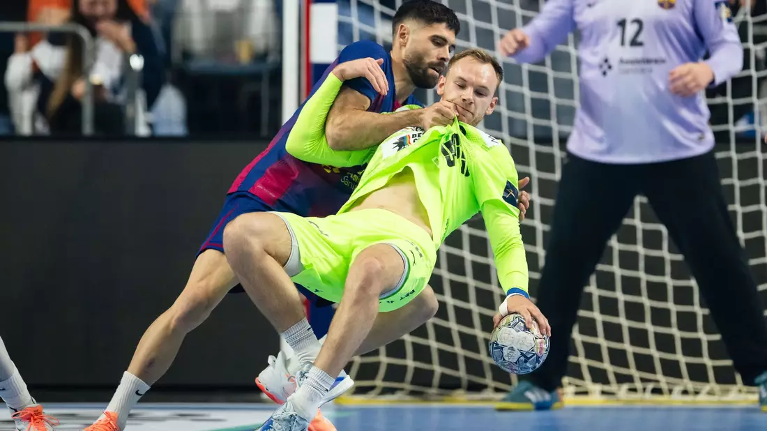 Welthandballer Mathias Gidsel traf gegen Barcelona erst nach 25 Minuten zum ersten Mal.  - Bild: Marius Becker/dpa