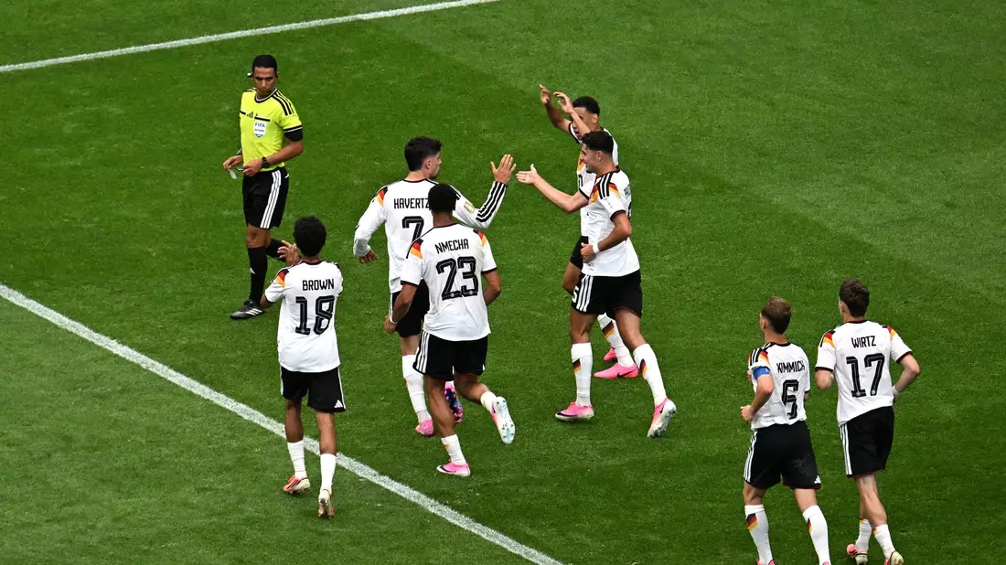Deutschland jubelt über einen erfolgreichen WM-Start - Bild: Federico Gambarini/dpa