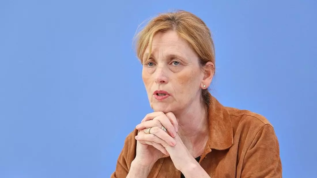Städtetag erhöht bei Demokratie leben Druck auf Prien