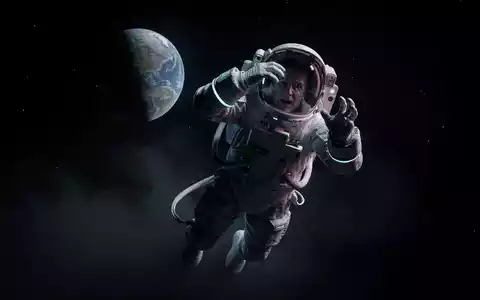 Ein einsamer Astronaut im Weltraum blickt auf eine schrumpfende Erde, symbolisiert den Kursrückgang einer Aktie. - Foto: über boerse-global.de