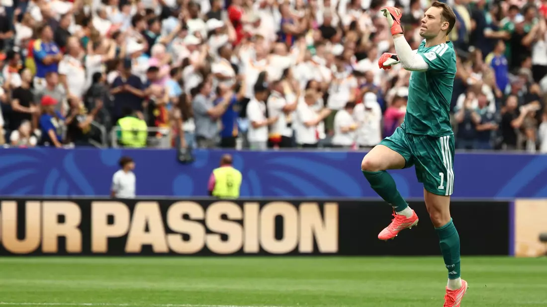 Manuel Neuer analysiert den klaren Startsieg der Fußball-Nationalmannschaft.  - Bild: Christian Charisius/dpa