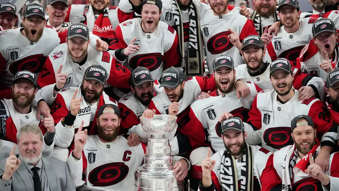 Die Hurricanes präsentierten sich als echtes Team. - Bild: John Locher/AP/dpa