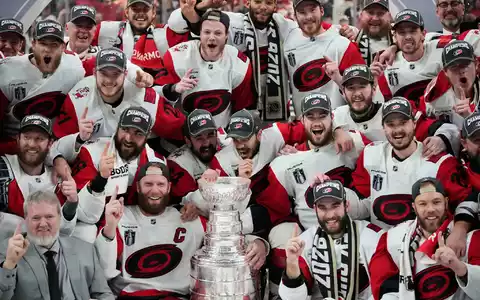 Die Hurricanes präsentierten sich als echtes Team. - Foto: John Locher/AP/dpa