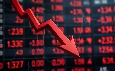 Ein roter Pfeil auf einem digitalen Bildschirm zeigt steil nach unten, symbolisiert einen Aktienkurssturz. - Foto: über boerse-global.de