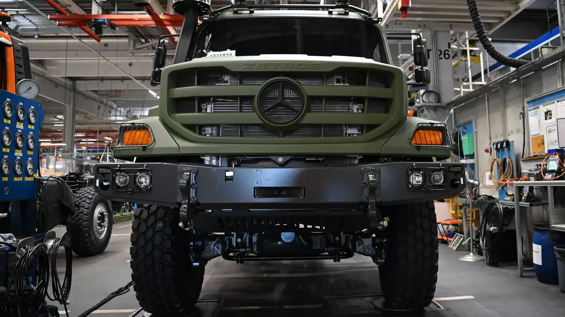 Daimler Truck sieht Potenzial bei Militärfahrzeugen. (Archivbild) - Bild: Katharina Kausche/dpa