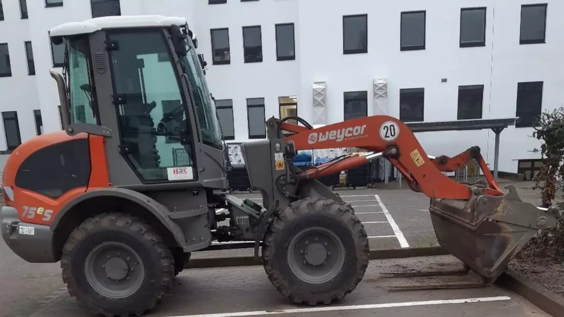 POL-H: Vahrenheide: Radlader von Baustelle entwendet - Polizei sucht Zeugen - Bild: presseportal.de