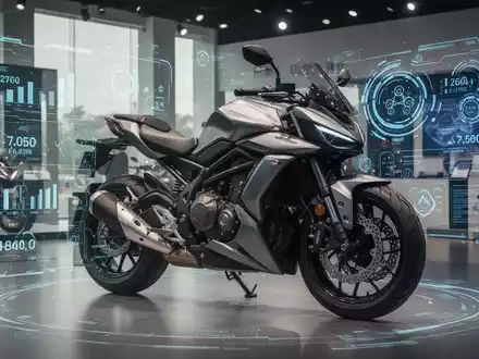 A modern motorcycle in an Indian showroom, with a transparent digital overlay displaying financial data and AI symbols, representing automated loan processing. - Foto: über boerse-global.de