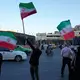 Die iranische Führung feiert das Rahmenabkommen aber für die Menschen im Land herrscht Ungewissheit, ob sich ihre Lage damit bessert. - Bild: Vahid Salemi/AP/dpa