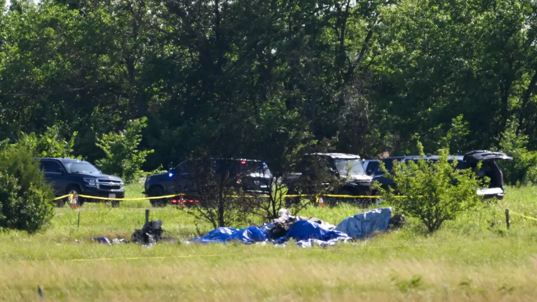 Die Opfer sollen auf dem Weg gewesen sein, den Nachmittag mit Fallschirmspringen zu verbringen. - Bild: Reed Hoffmann/FR48783 AP/AP/dpa