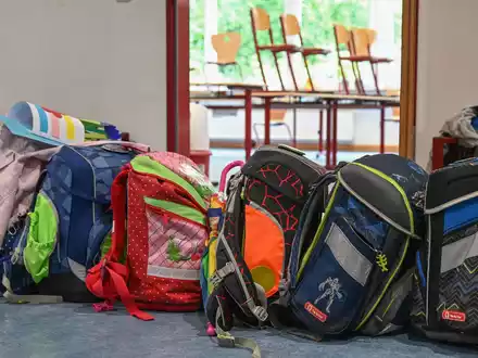 In Grundschulen werden schon nächstes Jahr sinkende Schülerzahlen erwartet. (Archivbild) - Foto: Arne Dedert/dpa
