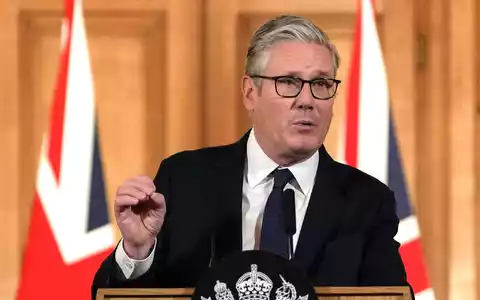 Die britische Regierung plant ein Social-Media-Verbot für Teenager unter 16. - Foto: Carlos Jasso/PA Wire/dpa