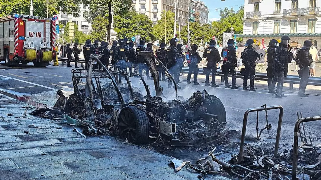 Bundesregierung kritisiert Gewalt bei Anti-G7-Protesten