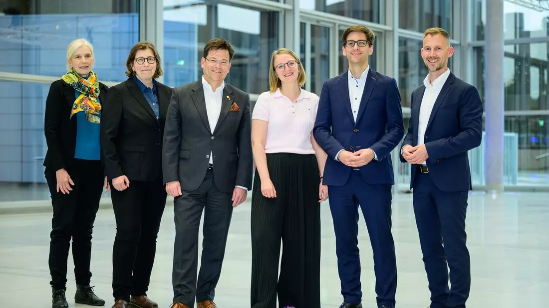 Wissenschaft, Innovation und neue Köpfe / ADKA wählt erstmals Juniorpräsidentin und stellt Weichen für die Zukunft der Krankenhauspharmazie - Bild: presseportal.de