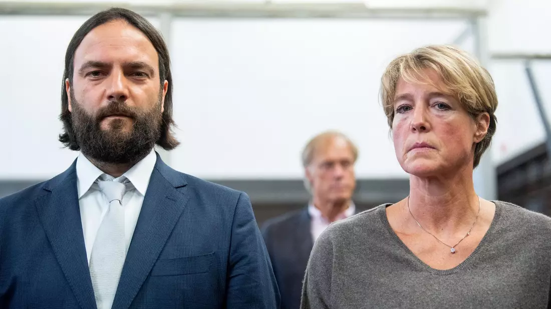 Christina Block und ihr Anwalt Ingo Bott. - Bild: Daniel Bockwoldt/dpa / Pool/dpa