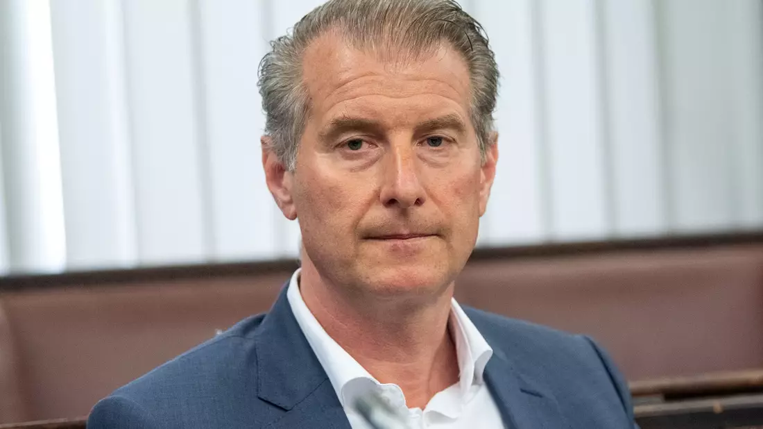Blocks Ex-Mann Stephan Hensel ist Nebenkläger. - Bild: Daniel Bockwoldt/dpa / Pool/dpa