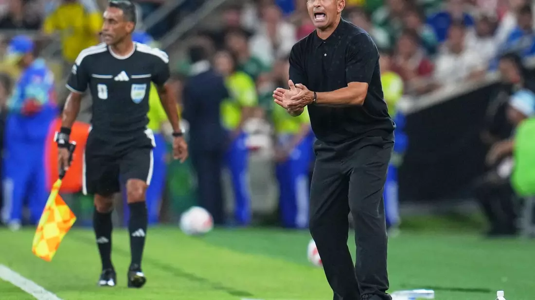 Nach nur einem WM-Spiel ist Tunesiens Trainer Sabri Lamouchi seinen Job offenbar los. - Bild: Matias Delacroix/AP/dpa