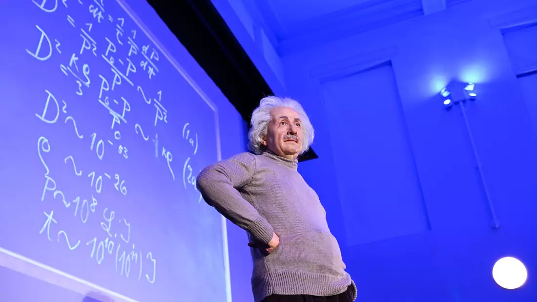Vom Physiker und Genie Einstein ist jetzt eine Widmung aufgetaucht. (Archivbild)  - Bild: Jens Kalaene/dpa