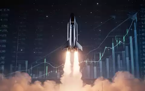 Eine SpaceX-Rakete startet in den Nachthimmel, mit dezenten Finanzdaten-Overlays, die Milliarden-Investitionen symbolisieren. - Foto: über boerse-global.de