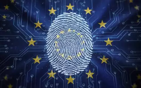 A glowing digital fingerprint merges with circuit board patterns, symbolizing secure digital identity and European integration. - Foto: über boerse-global.de
