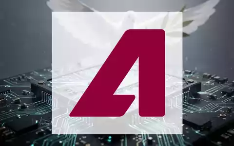 Nahaufnahme eines Mikrochips mit leuchtenden Schaltkreisen und einer angedeuteten Friedenstaube im Hintergrund. - Foto: über boerse-global.de