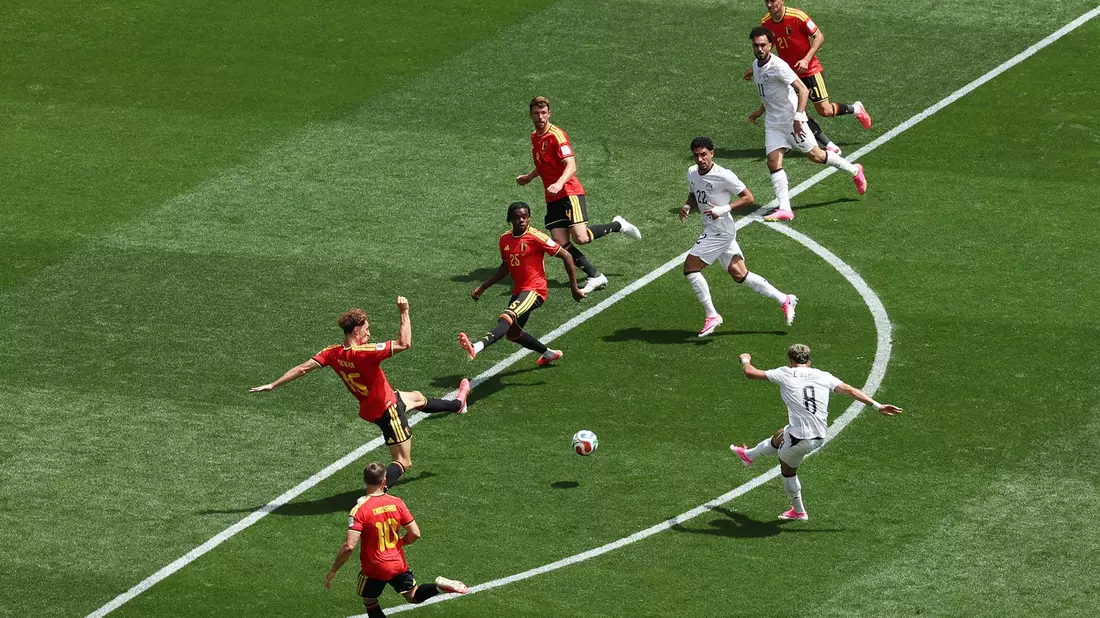 Ashour trifft vor der Pause zur Führung. - Bild: Maddy Grassy/AP/dpa