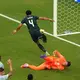 Abdulelah Al-Amri bejubelt sein Tor zum 1:0 - Bild: Marta Lavandier/AP/dpa