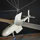 Nachdem sie nach oben katapultiert ist, fährt die Loitering Munition ihre Flügel aus und fliegt bis zu 100 Kilometer weit. - Bild: Wolf von Dewitz/dpa