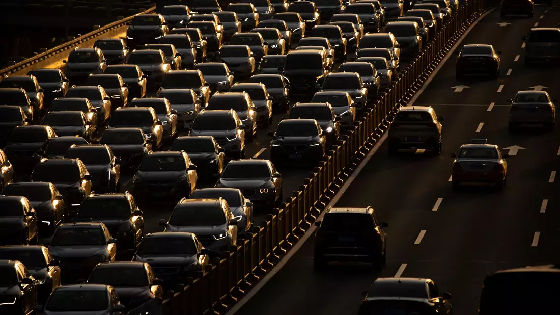 China gilt als der weltgrößte Automarkt. (Symbolbild)  - Bild: Mark Schiefelbein/AP/dpa