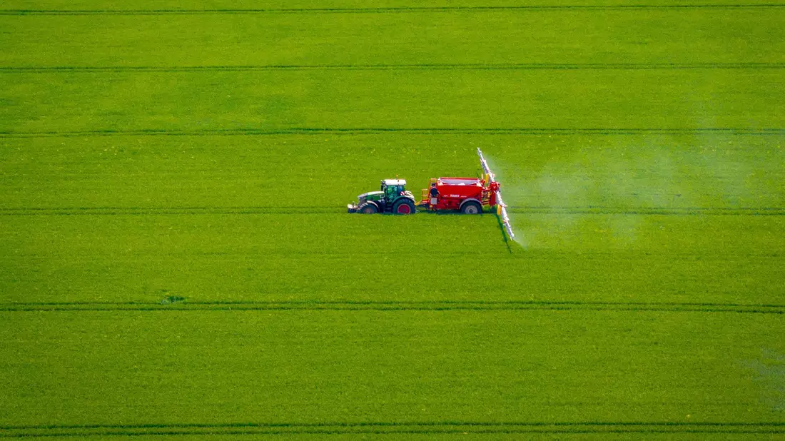 Durch die Stoffstrombilanzverordnung sollte die Verwendung von Düngemitteln nachvollzogen werden. (Symbolbild) - Bild: Jens Büttner/dpa