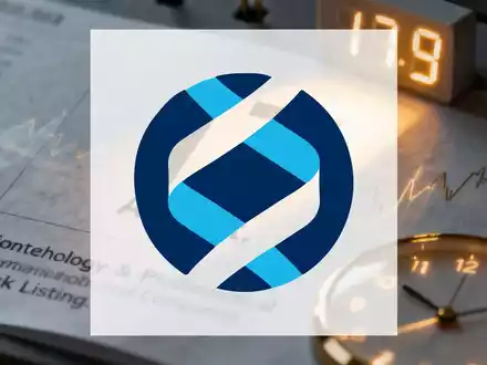 Ein Kalenderblatt mit dem 17. August, überlagert von Aktienkursen und einer Uhr, die eine Börsen-Deadline symbolisiert. - Foto: über boerse-global.de