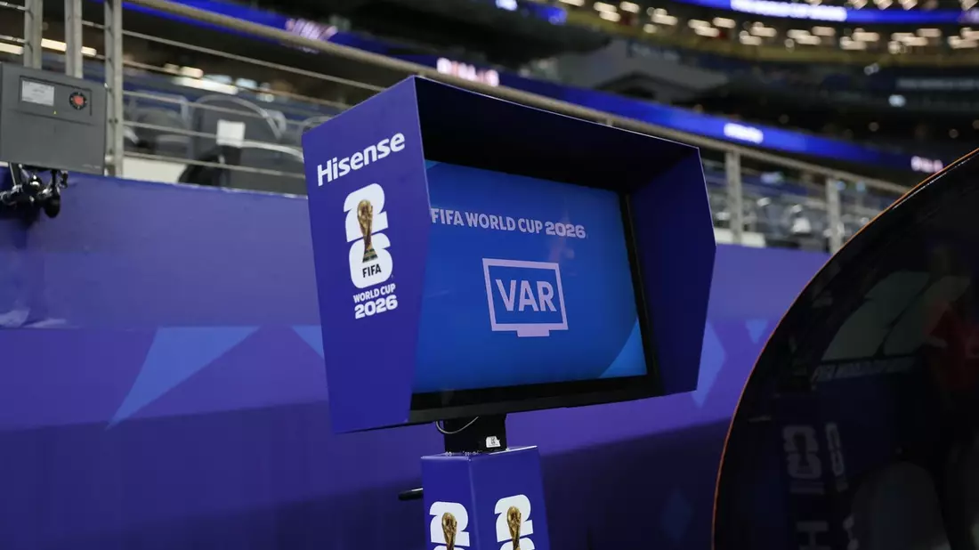 Hisense RGB MiniLED unterstützt VAR-Einsätze bei der FIFA WM 2026 - Bild: presseportal.de
