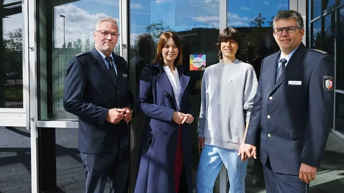 POL-GT: Die Kreispolizeibehörde Gütersloh tritt der RESPECT! Kampagne der Landesfachstelle blick* bei - Bild: presseportal.de