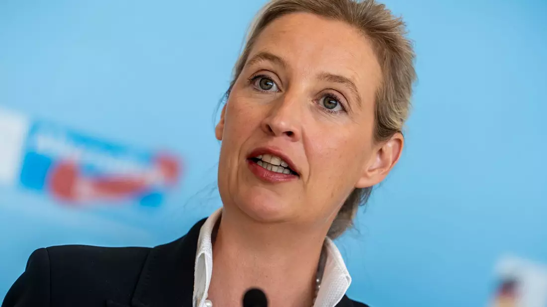 AfD-Chefin Weidel kann sich über gute Umfragewerte freuen. (Archivbild) - Bild: Michael Kappeler/dpa
