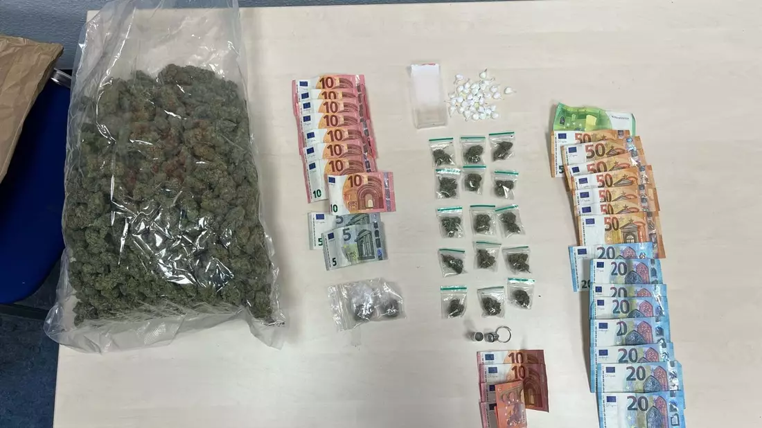 POL-K: 260616-1-K Polizei stellt mutmaßlichen Dealer am Ebertplatz - Cannabisfund in der Wohnung - Bild: presseportal.de