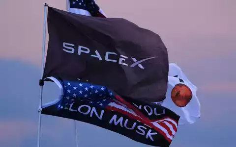 Space X übernimmt Cursor. Das Start-up vertreibt Software-Tools, die Programmierern dabei helfen sollen, Code effizienter zu schreiben und Fehler schneller zu beheben. - Foto: Eric Gay/AP/dpa