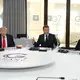 Trump und Selenskyj treffen sich auf dem G7-Gipfel. - Bild: Thibault Camus/Pool AP/AP/dpa