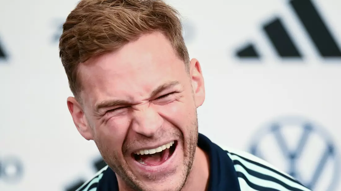Bestens aufgelegt nach dem Topstart in seine dritte WM: Joshua Kimmich. - Bild: Federico Gambarini/dpa