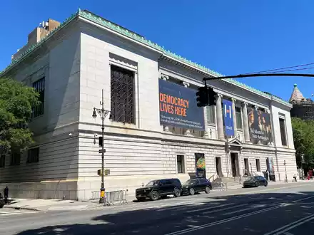 Pünktlich zum 250. Geburtstag der USA erzählt das New York Historical Museum die Geschichte der US-Demokratie. - Foto: Christina Horsten/dpa