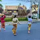 Sarongs und bunte Körbe gehören auf Bali zu «Galungan» dazu. - Bild: Carola Frentzen/dpa
