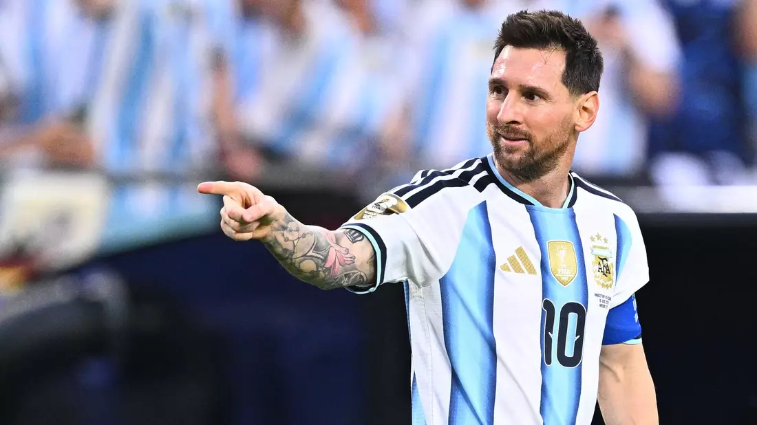 Lionel Messi trifft bei seiner sechsten WM gleich zum Auftakt. - Bild: Tom Weller/dpa