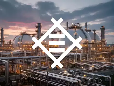 Eine riesige, moderne Flüssigerdgas (LNG)-Anlage bei Sonnenuntergang mit leuchtenden Lichtern und komplexen Pipelines. - Foto: über boerse-global.de