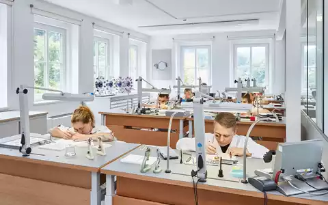 Was mechanische Uhren heute wertvoll macht / Warum Herkunft, eigene Uhrwerke und unabhängige Entwicklung an Gewicht gewinnen - Foto: presseportal.de