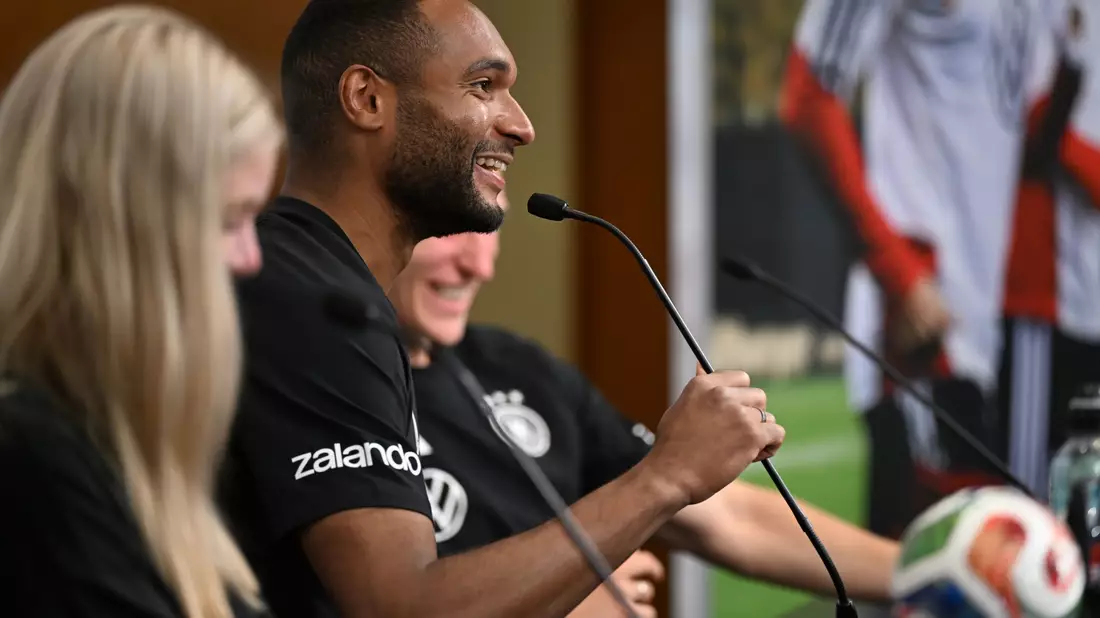 Jonathan Tah hat auch in der Außendarstellung eine Entwicklung gemacht. (Archivbild) - Bild: Federico Gambarini/dpa