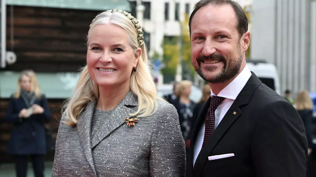 Die norwegische Kronprinzessin Mette-Marit und Kronprinz Haakon besuchten 2024 Deutschland. (Archivbild) - Bild: Jens Kalaene/dpa