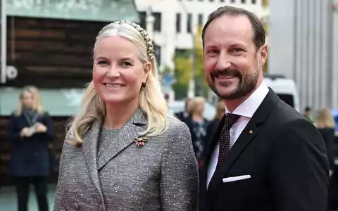 Die norwegische Kronprinzessin Mette-Marit und Kronprinz Haakon besuchten 2024 Deutschland. (Archivbild) - Foto: Jens Kalaene/dpa