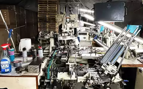 ZOLL-H: ZOLL gelingt großer Schlag gegen illegale Zigarettenproduktion/Illegale Zigarettenfabrik ausgehoben, fast 20 Mio. Zigaretten, 16 t Tabak und Vorprodukte sichergestellt, Steuerschaden 5,4 Mio. Euro - Foto: presseportal.de
